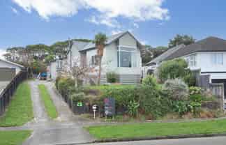 25 Dahlstrom Grove, Kelvin Grove