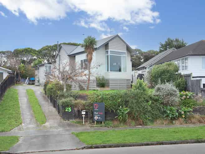 25 Dahlstrom Grove, Kelvin Grove