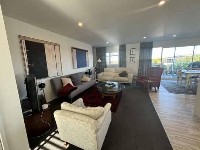 5 Waianiwa Dell, Wharewaka