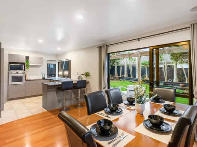 12 Coventry Way, Long Bay