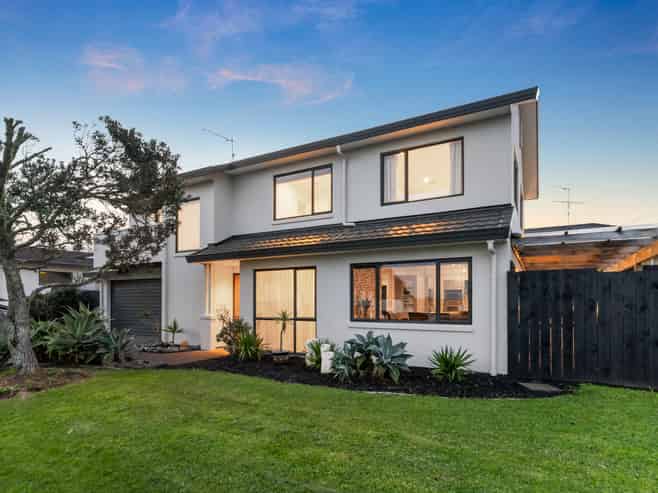 12 Coventry Way, Long Bay