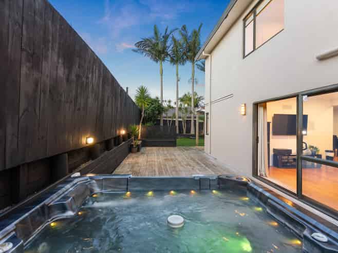 12 Coventry Way, Long Bay