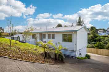 85b Fairclough Road, Beach Haven
