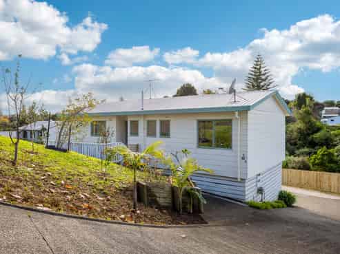 85b Fairclough Road, Beach Haven