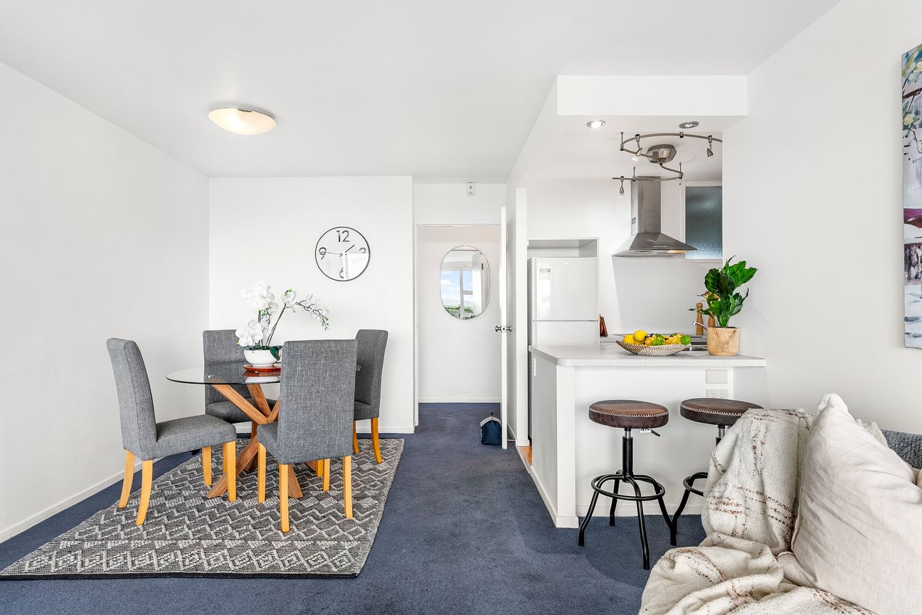 Elevated Living with Spectacular Harbour Views - Widok 5