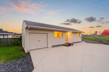 12A Sturges Road, Henderson