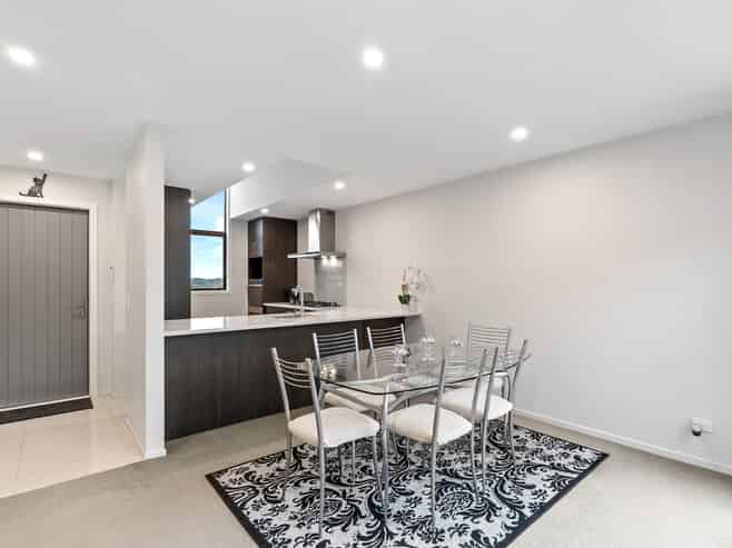 23 Red Beech Avenue, Woodridge