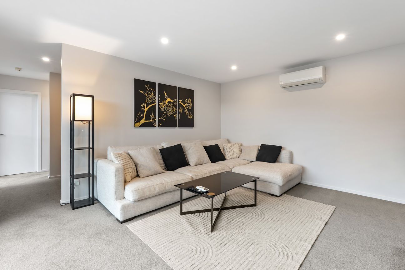 Private, Sunny & Effortless Living - Więcej