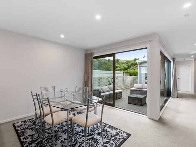 23 Red Beech Avenue, Woodridge