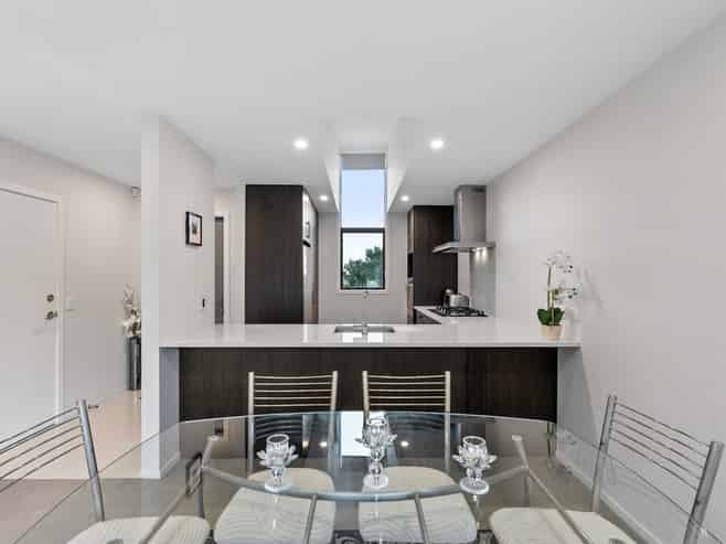 23 Red Beech Avenue, Woodridge