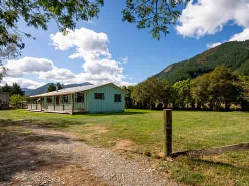 137 Wakamarina Road, Havelock