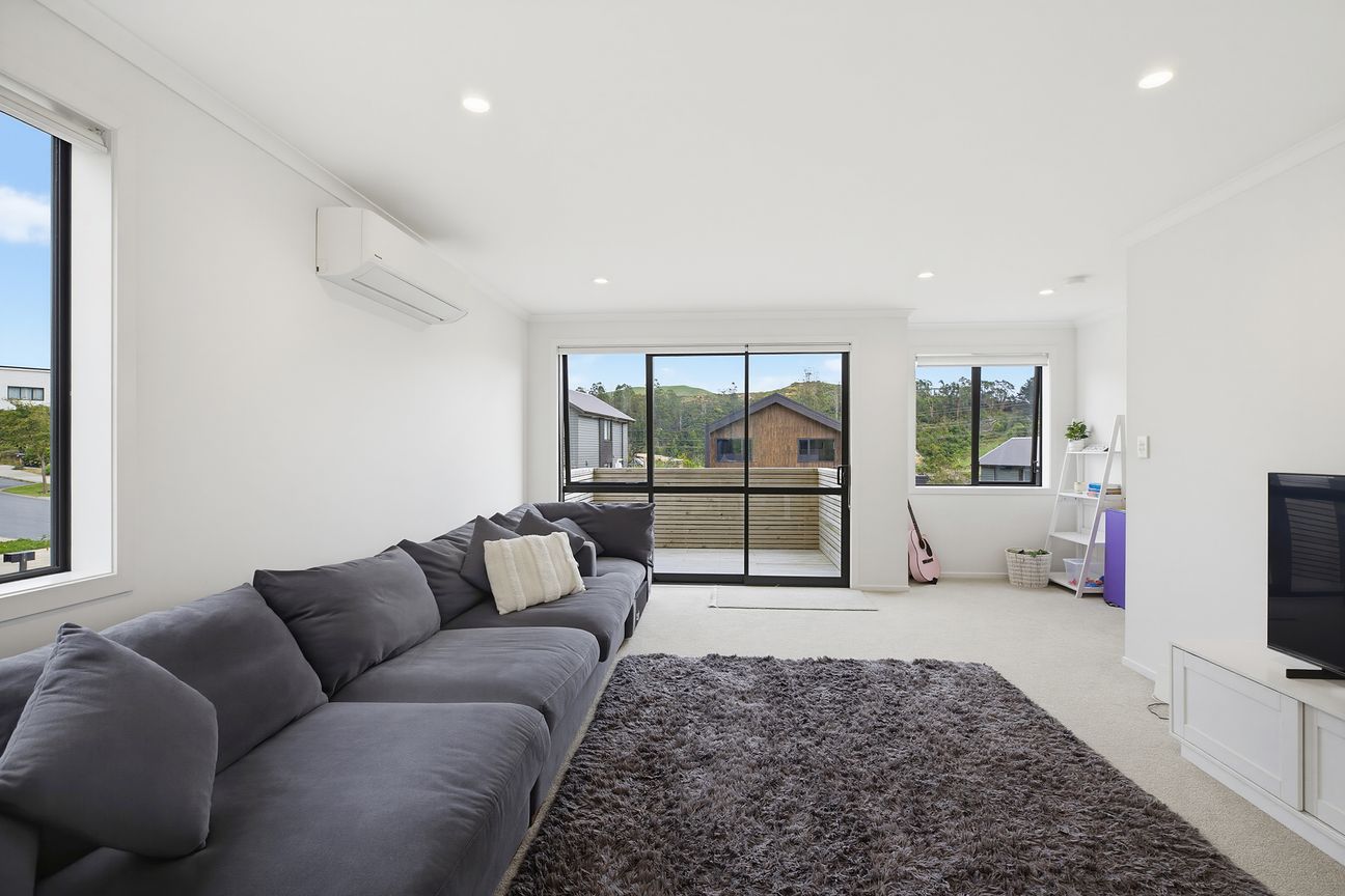 MODERN LIVING OVER THREE LEVELS - Mehr