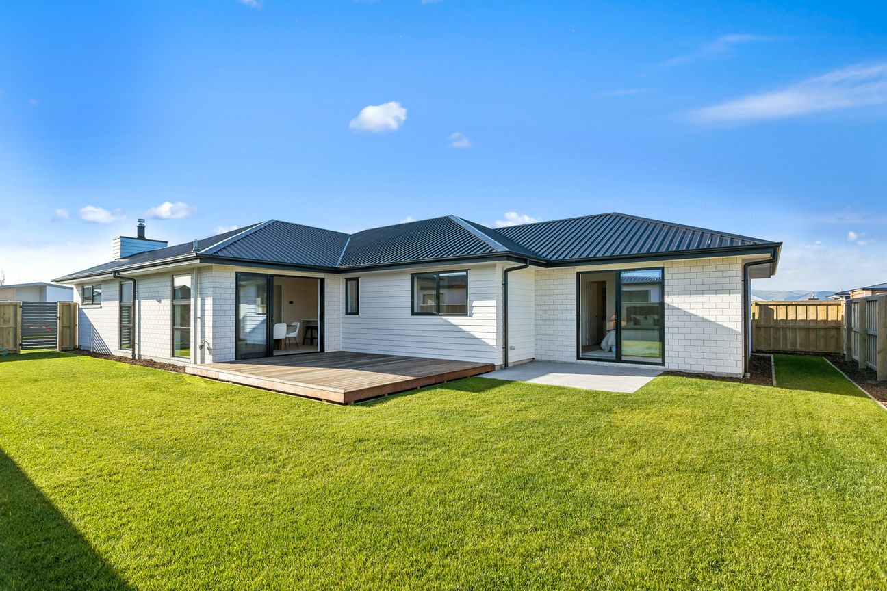 Elegance & Style: UNDER CONTRACT - Aanzicht 2