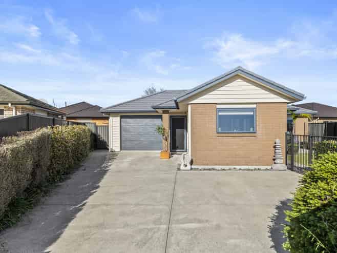 15 Peter Way Place, Glenview