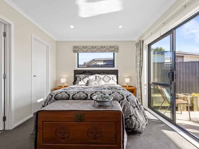 15 Peter Way Place, Glenview