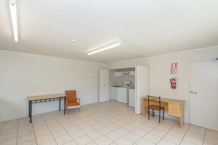 Sunny Upstairs Studio with Private Balcony - Vista 5