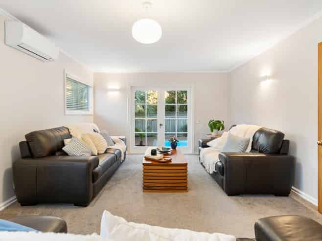 9B Otakau Road, Milford