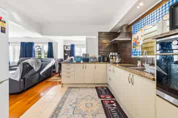 19 Walmsley Road, Mangere Bridge