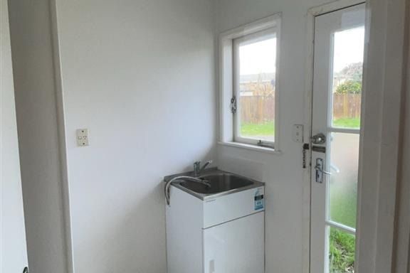 Charming & Sun-Soaked 2-Bedroom Unit – Your Perfec - Więcej