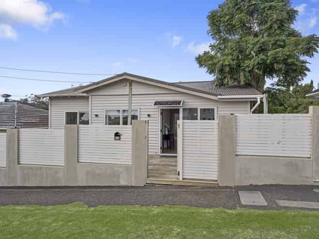 11A Akarana Avenue, Three Kings