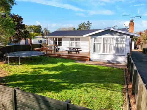 6 Cleveland Street, Bader