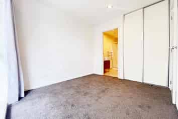 220/4 Wagener Place, Mount Albert