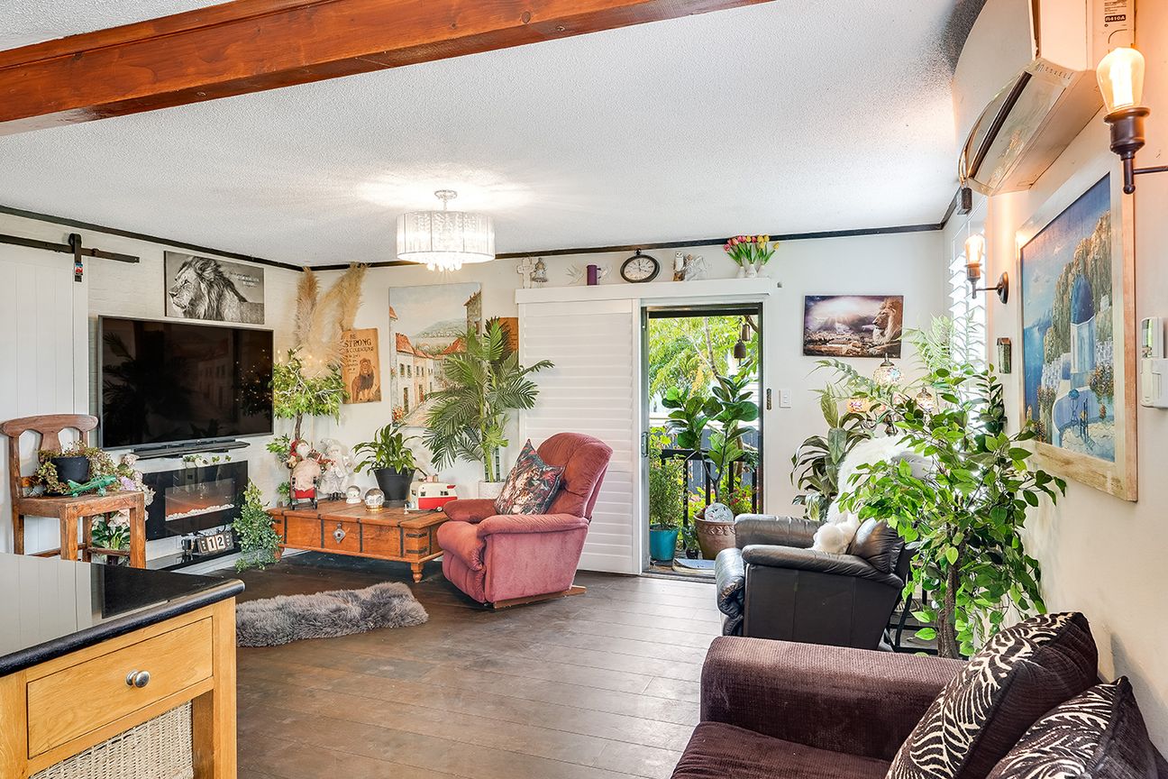 Renovated in a Quiet Street - Ansicht 2