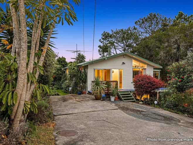 424  Don Buck Road, Massey