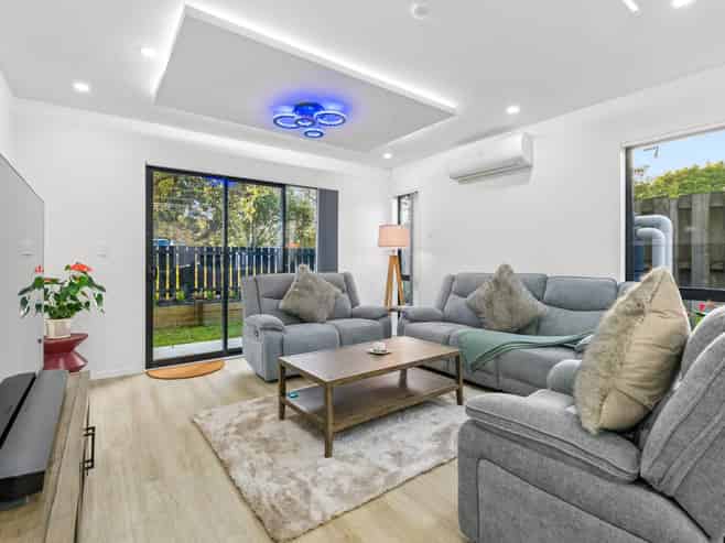 Lot 1&2/84 Kirkbride Road, Mangere