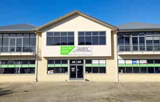 FIRST-FLOOR OFFICE SPACE, UNBEATABLE VALUE
