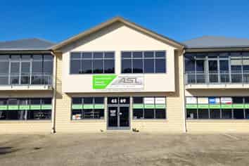 FIRST-FLOOR OFFICE SPACE, UNBEATABLE VALUE
