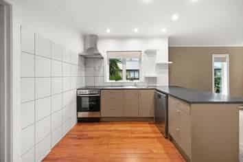 60 Enderley Avenue, Enderley