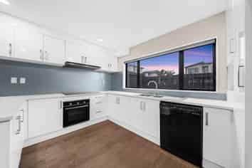 20 Millcroft Lane, Ranui