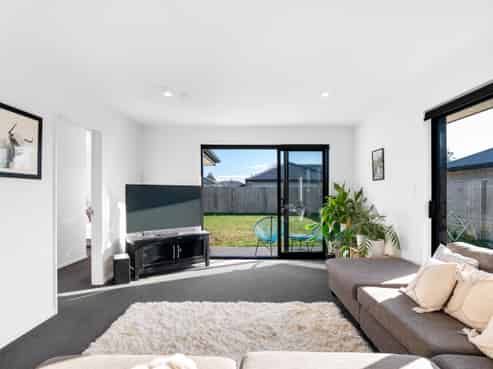 38 Tara Crescent, Woodend