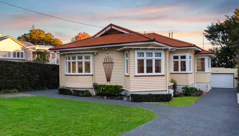 5 Douglas Avenue, Mount Albert