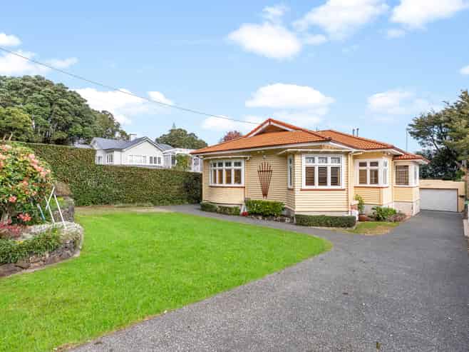 5 Douglas Avenue, Mount Albert