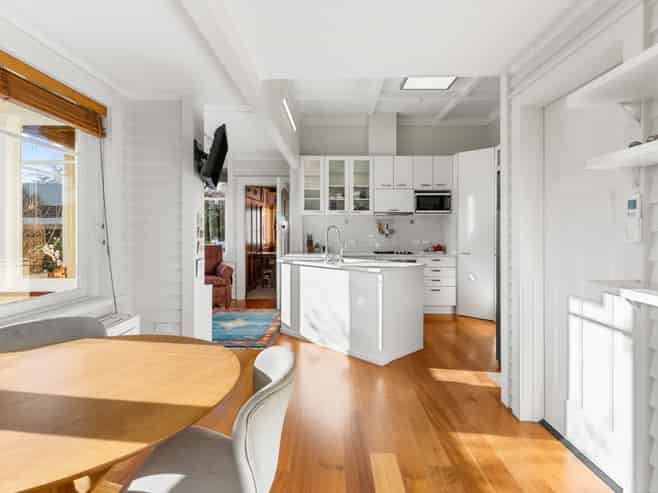 5 Douglas Avenue, Mount Albert