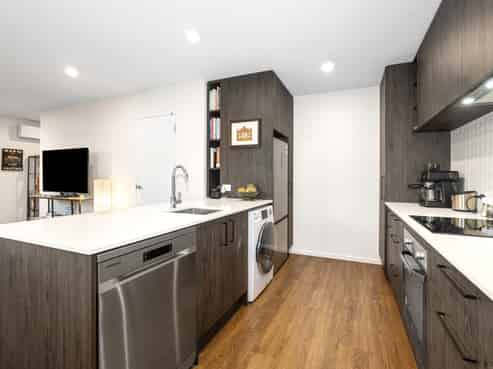 1/329 Lincoln Road, Addington