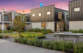 1/329 Lincoln Road, Addington