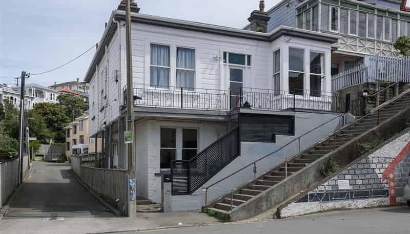 Bottom Fla/33 Hankey Street, Mount Cook