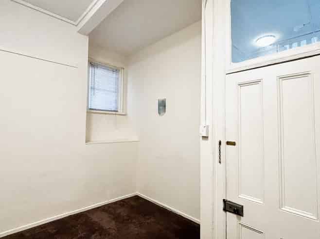 Bottom Fla/33 Hankey Street, Mount Cook