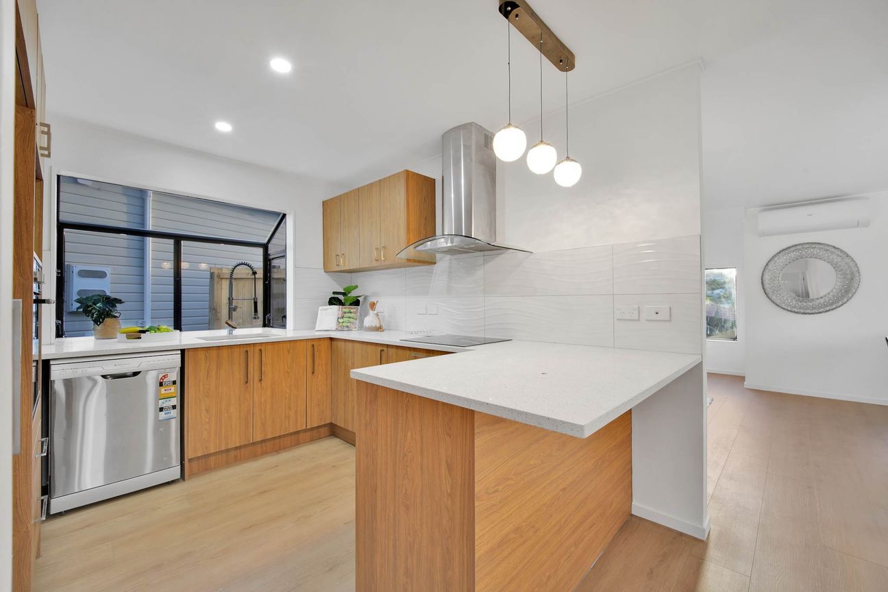 Freehold, Renovated & Sunny Home - Widok 2