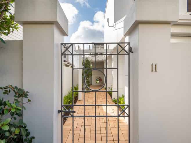 11 Joseph Banks Terrace, Remuera