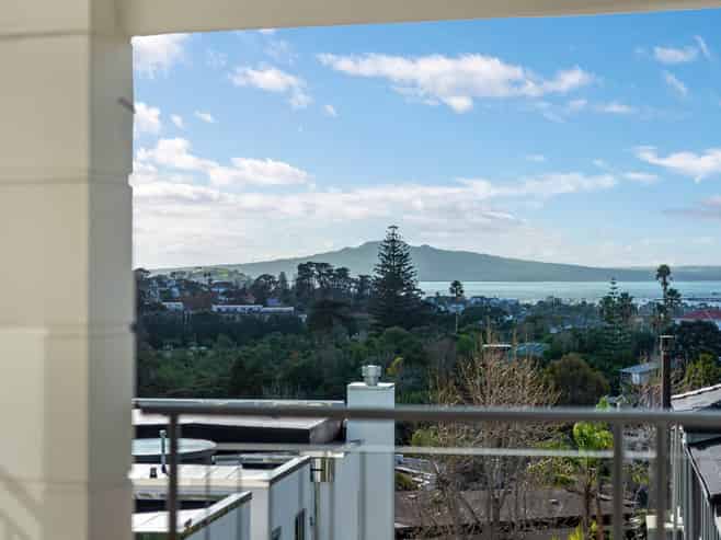 11 Joseph Banks Terrace, Remuera