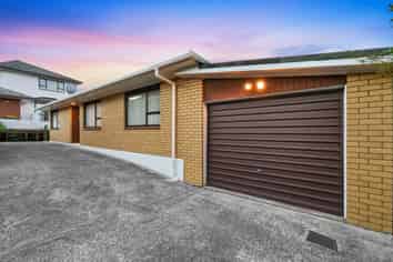 2/5 Milwaukee Place, Glendene