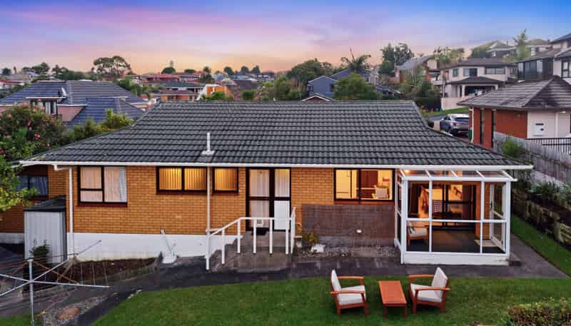 2/5 Milwaukee Place, Glendene