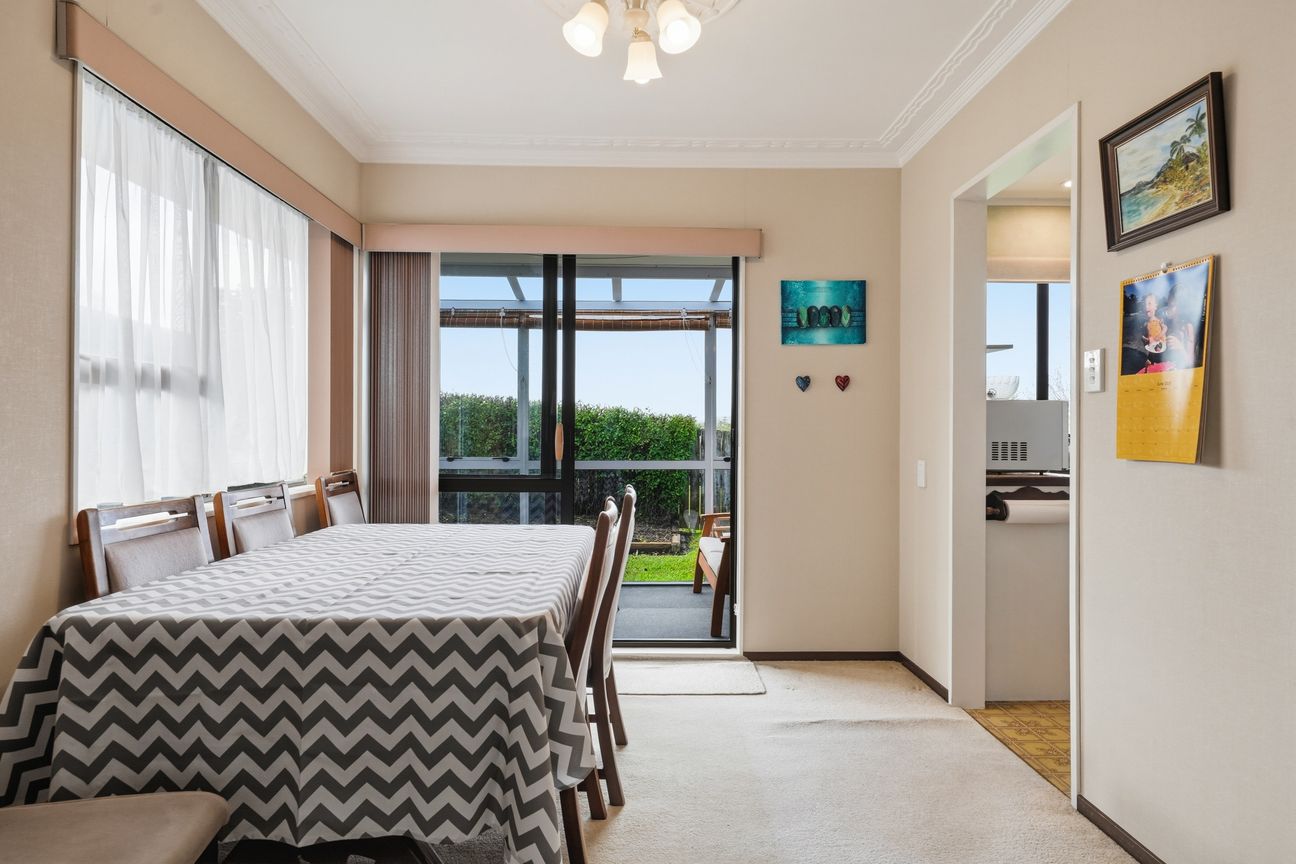 Single Level Brick & Tile by the Reserve - Bild 6
