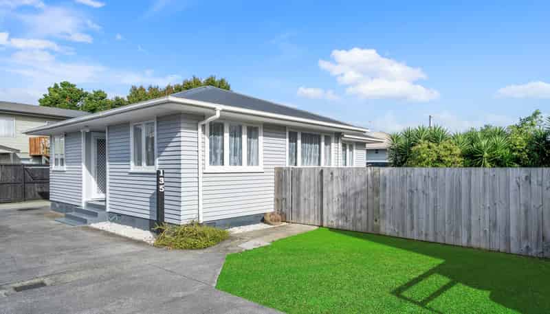 135 Clevedon Road, Papakura
