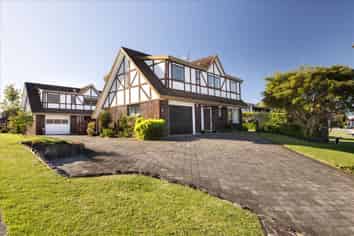 15A Cooneys Drive, Matua