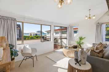 15A Cooneys Drive, Matua